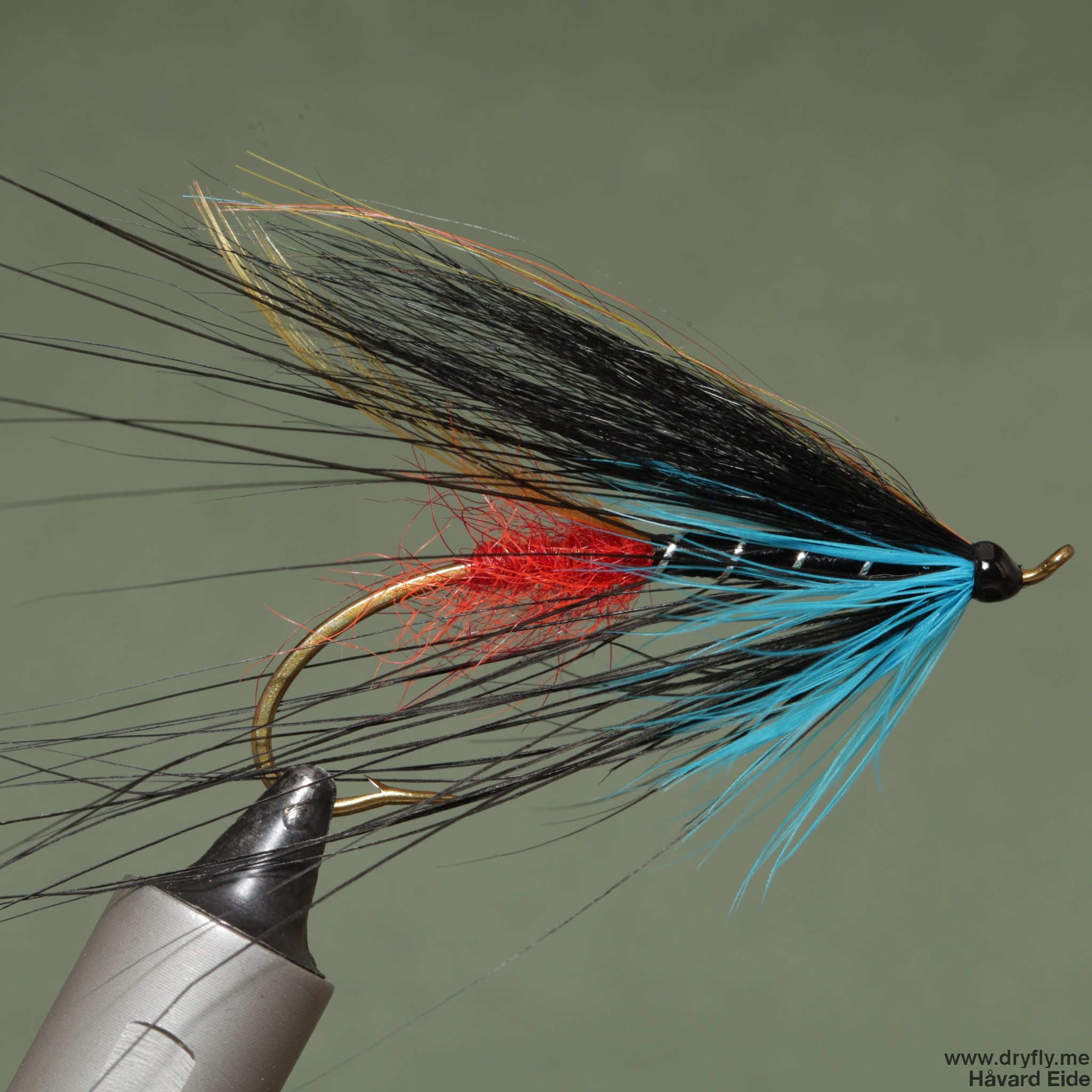 Pure Silk Fly Tying Thread - Blue #7 | Wholesale Fly Co
